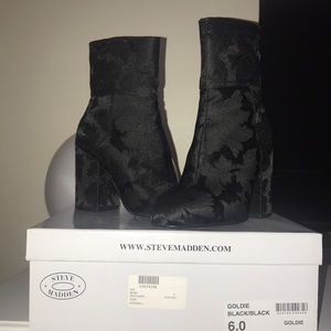 Steve Madden black embroidered booties